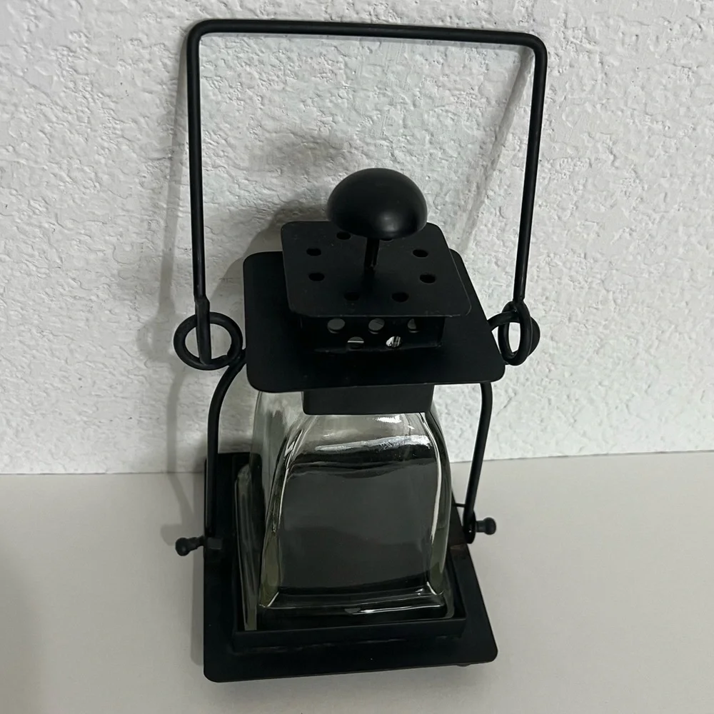 Frontgate Vintage Windproof Candle Holder Lantern Indoors & Outdoors Black